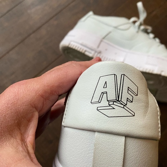Nike Air Force 1 Pixel Ghost Aqua sneakers - Picture 8 of 10